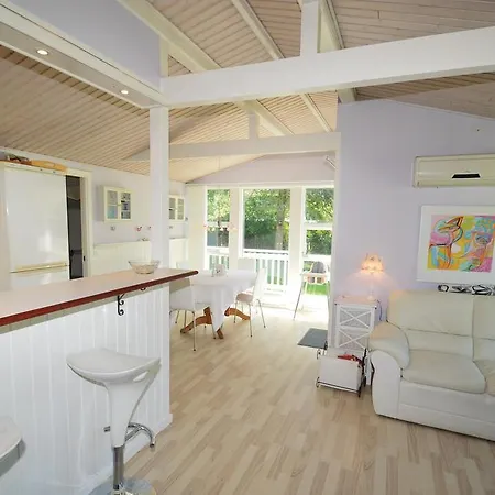 Ferienhaus Three-bedroom Holiday In Prasto Præstø