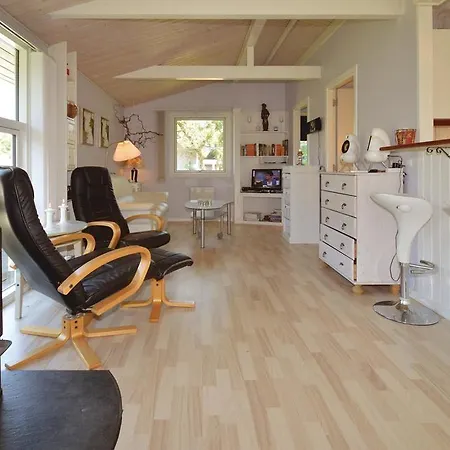 Three-bedroom Holiday In Prasto * Præstø