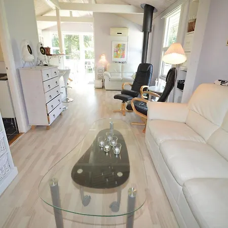 Ferienhaus Three-bedroom Holiday In Prasto *