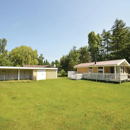 Three-bedroom Holiday In Prasto